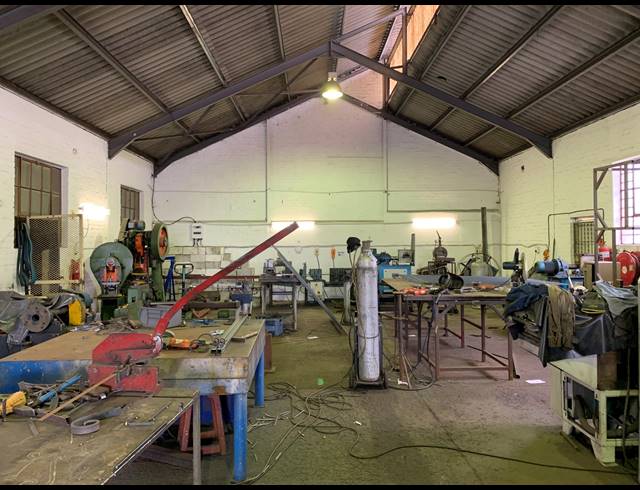 239M² FACTORY FOR SALE IN ELSIES RIVER INDUSTRIAL